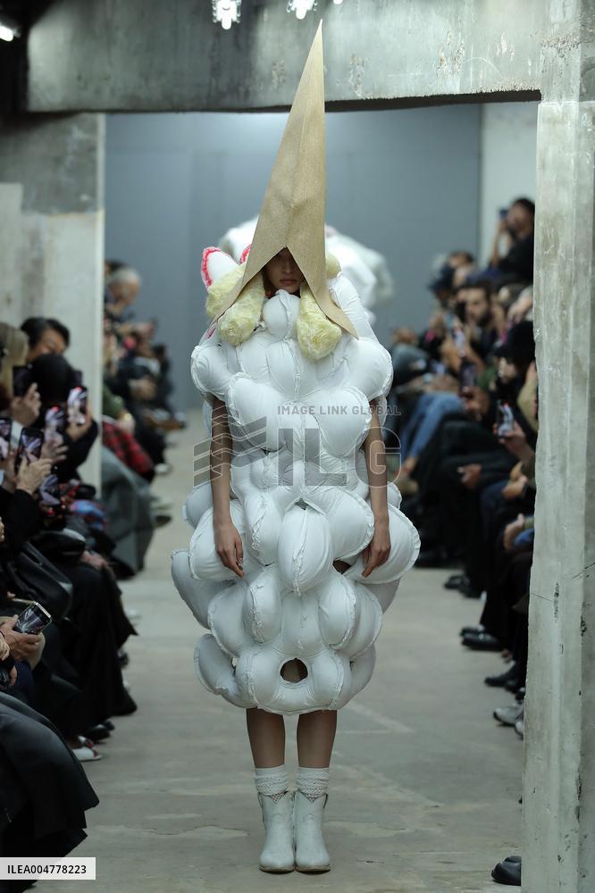 PFW - Comme Des Garcons Runway