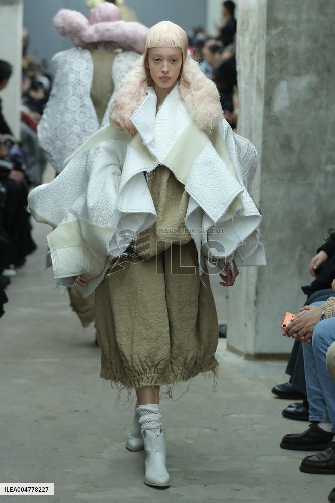 PFW - Comme Des Garcons Runway
