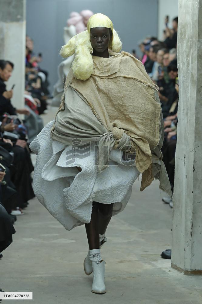 PFW - Comme Des Garcons Runway