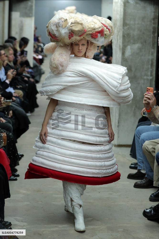 PFW - Comme Des Garcons Runway