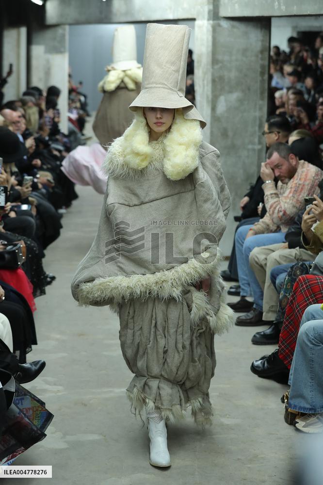 PFW - Comme Des Garcons Runway