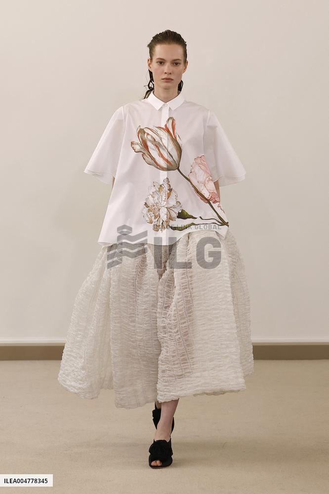 PFW - Giambattista Valli Runway