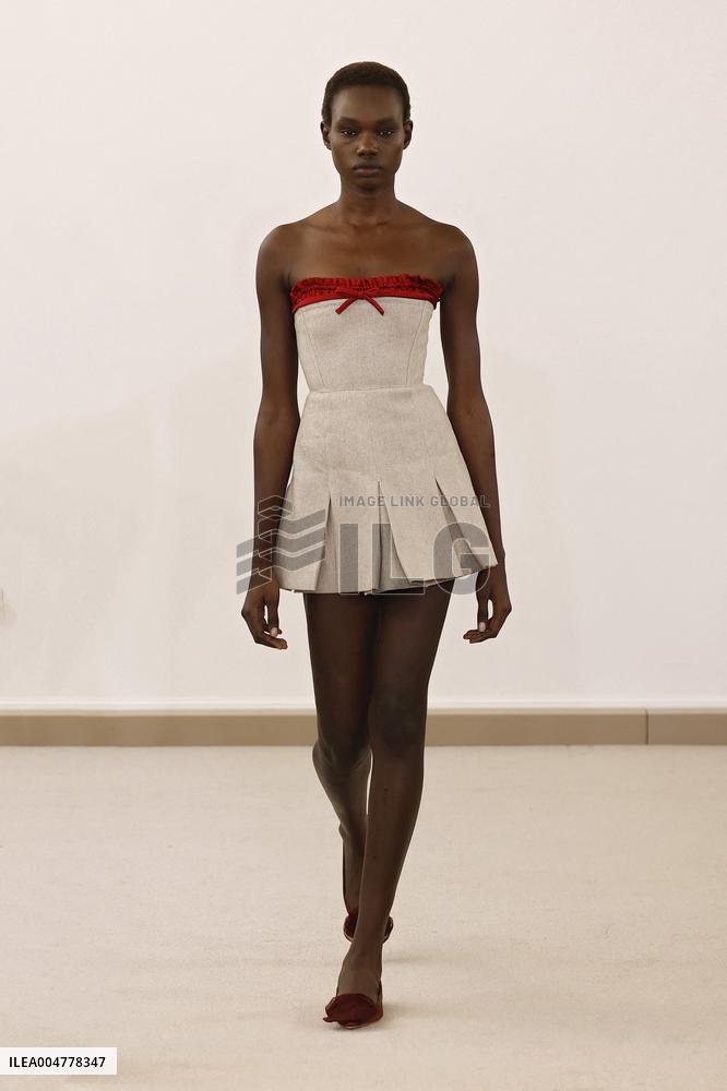 PFW - Giambattista Valli Runway