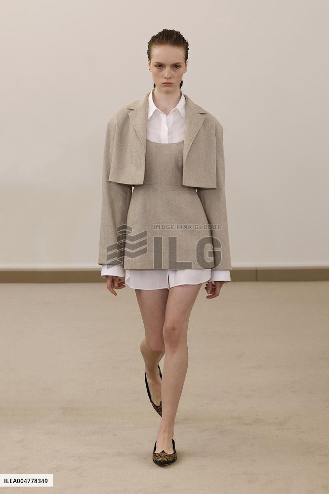 PFW - Giambattista Valli Runway