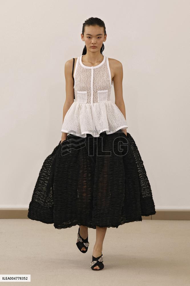 PFW - Giambattista Valli Runway