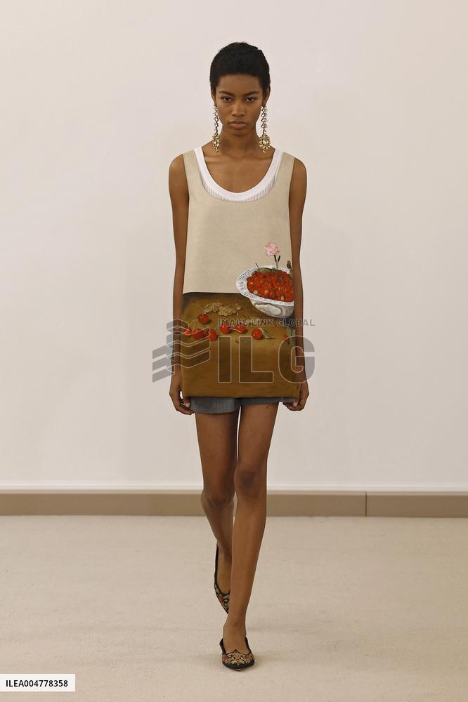 PFW - Giambattista Valli Runway