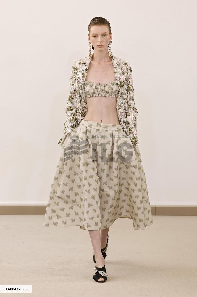 PFW - Giambattista Valli Runway