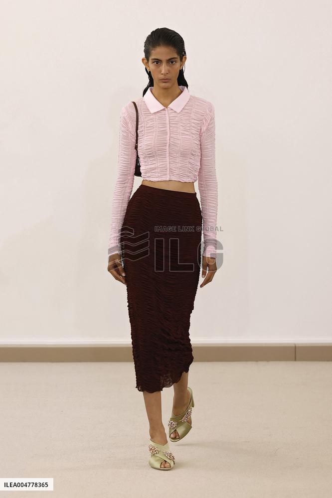 PFW - Giambattista Valli Runway