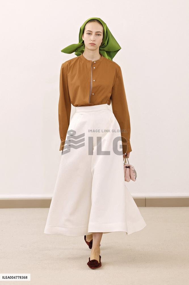 PFW - Giambattista Valli Runway