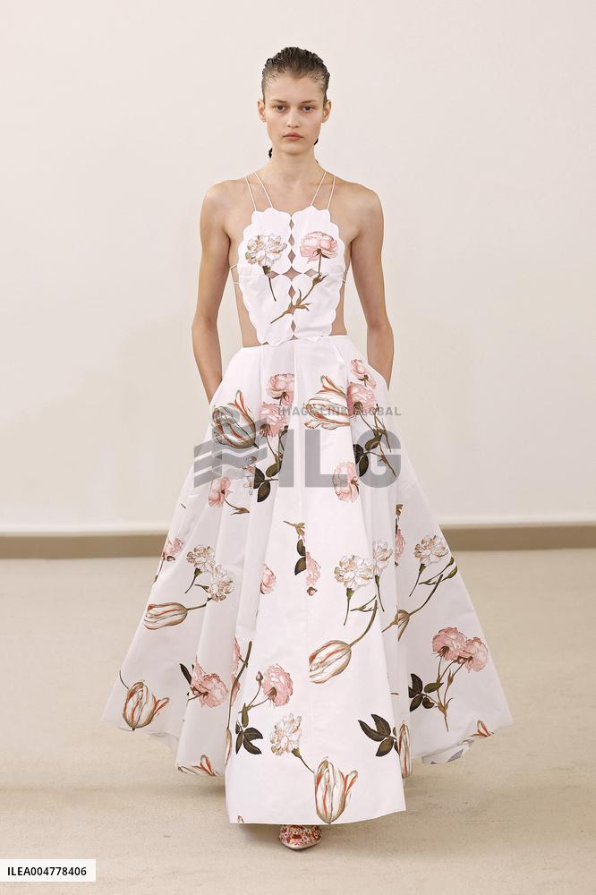 PFW - Giambattista Valli Runway