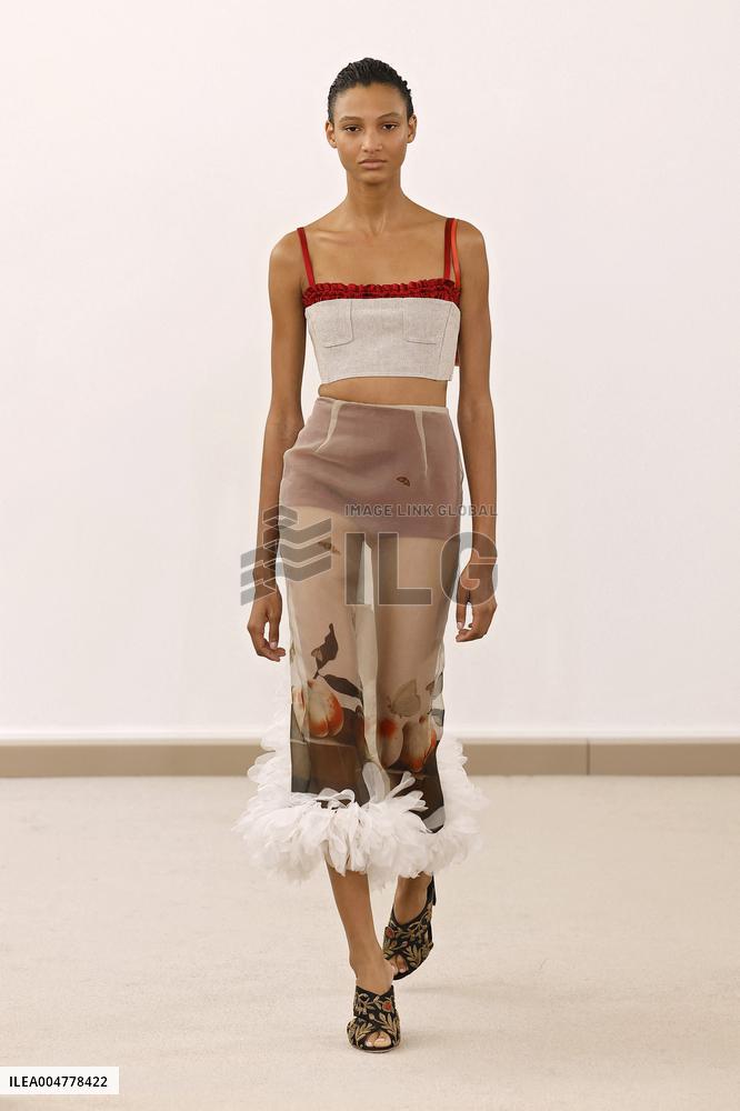 PFW - Giambattista Valli Runway