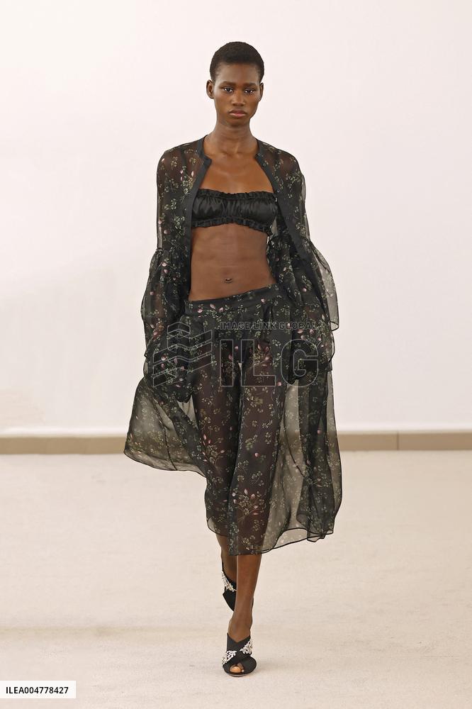 PFW - Giambattista Valli Runway