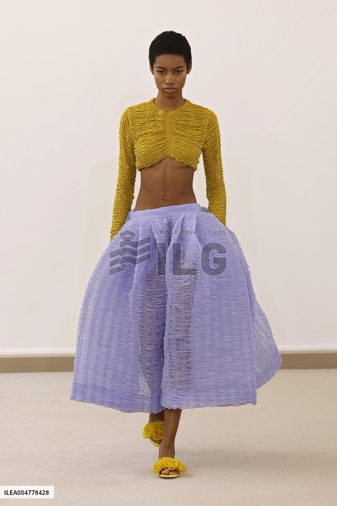 PFW - Giambattista Valli Runway