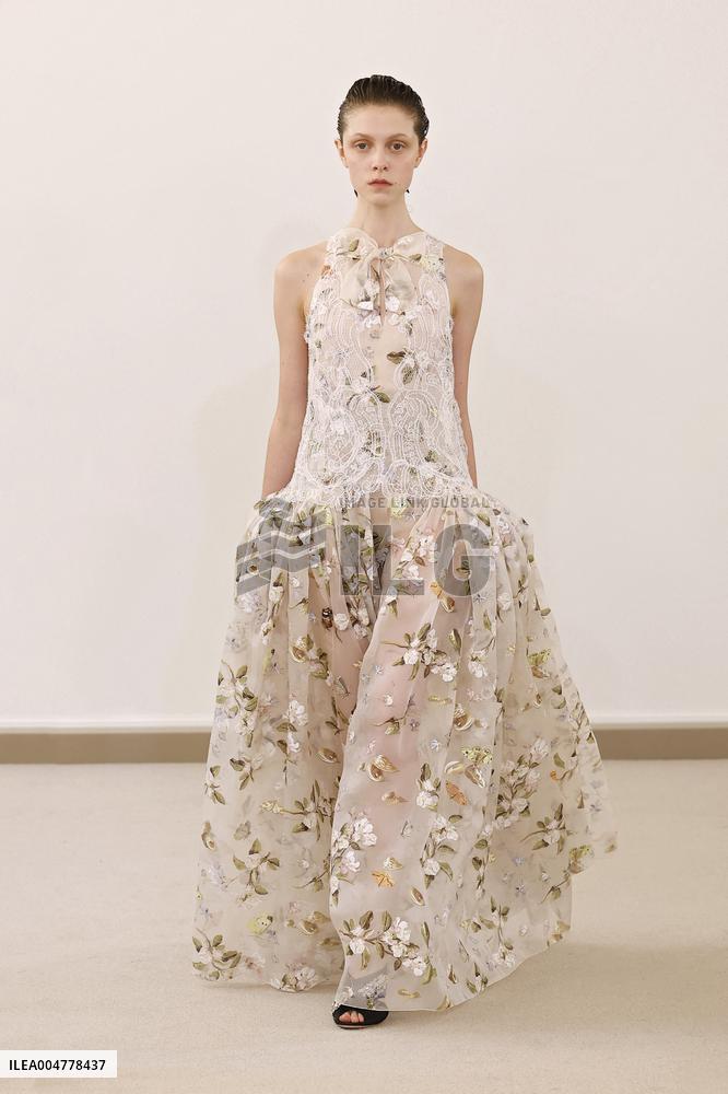 PFW - Giambattista Valli Runway