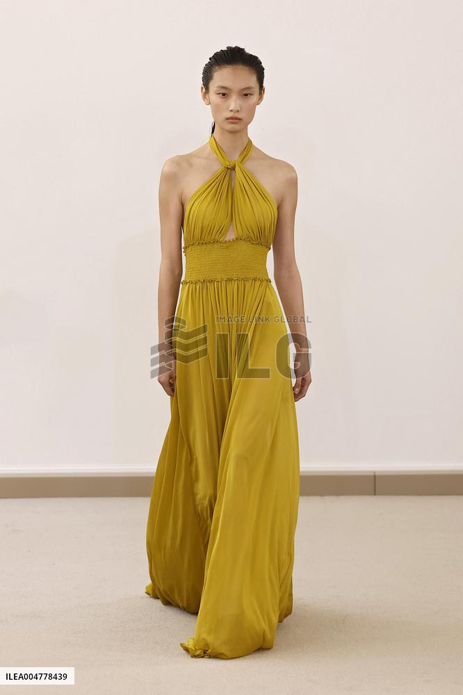 PFW - Giambattista Valli Runway