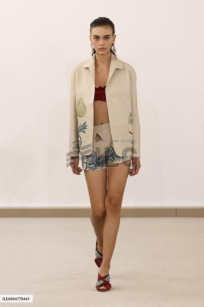 PFW - Giambattista Valli Runway