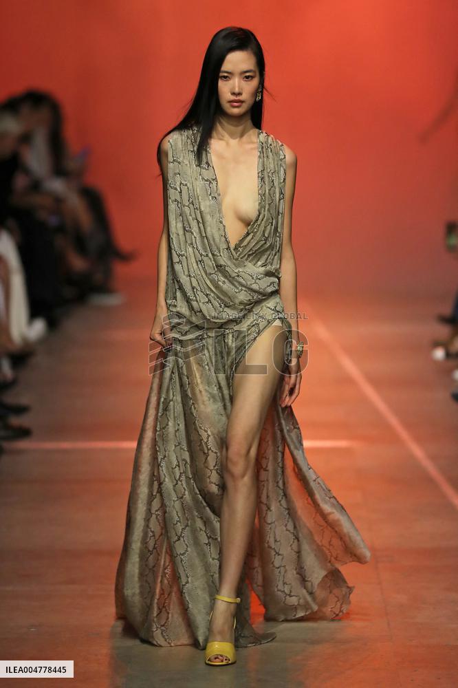PFW - Elie Saab Runway