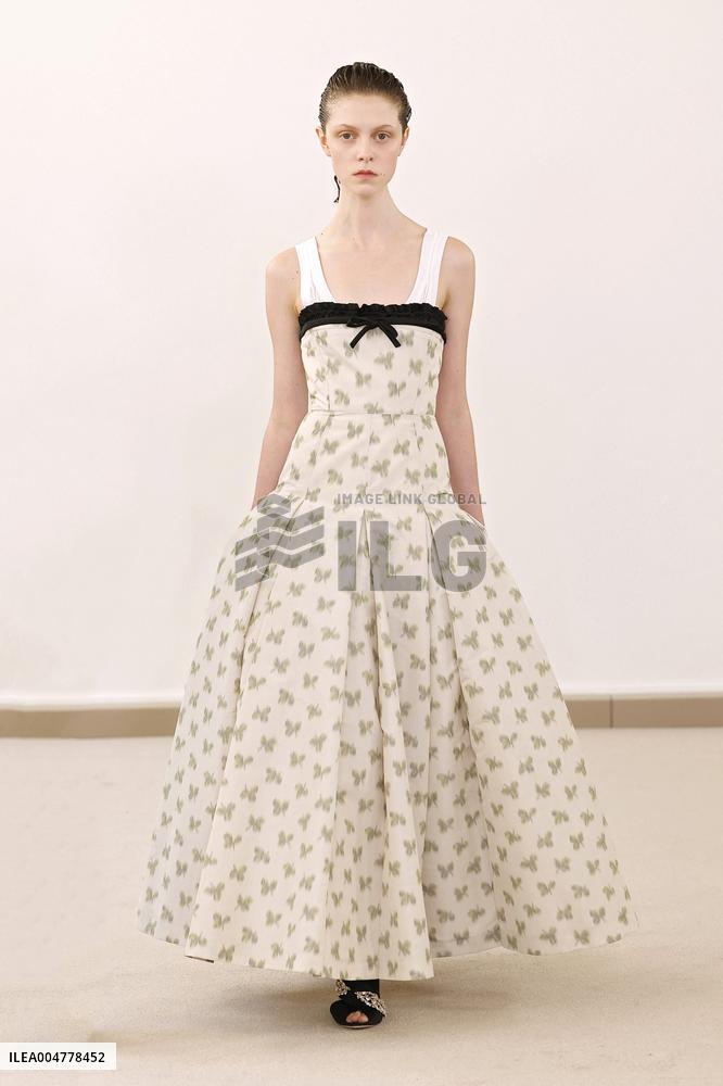 PFW - Giambattista Valli Runway