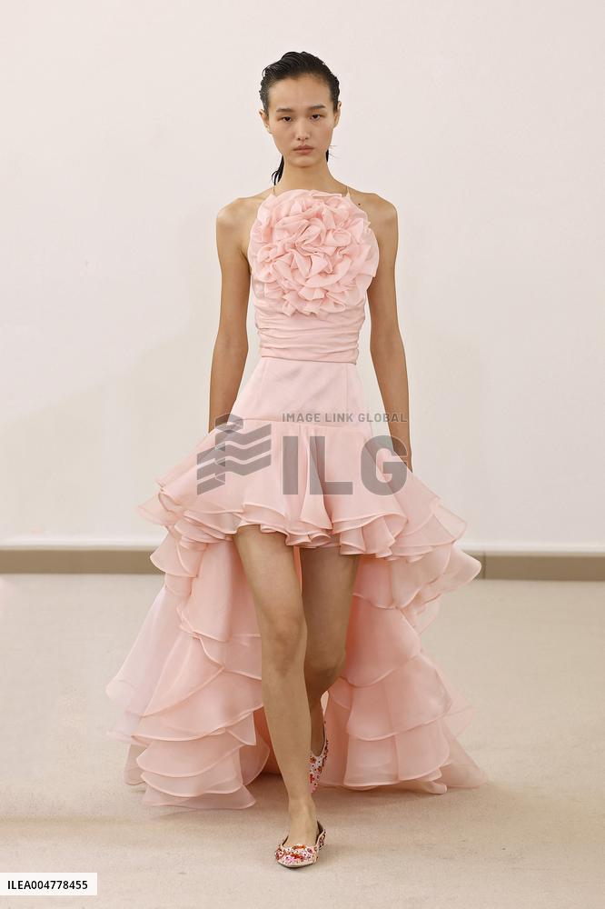 PFW - Giambattista Valli Runway