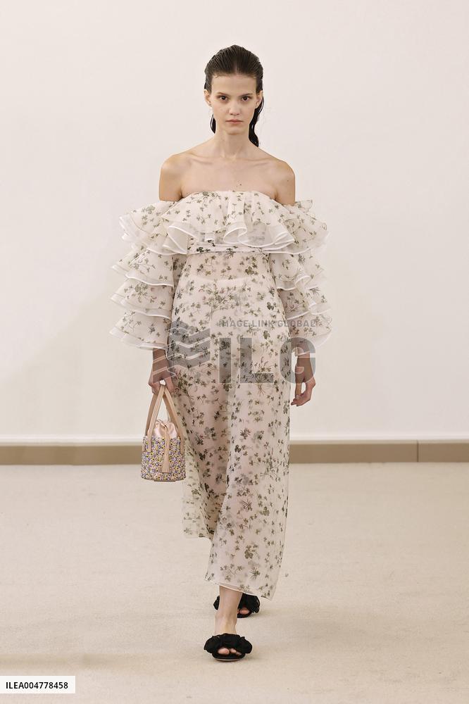PFW - Giambattista Valli Runway