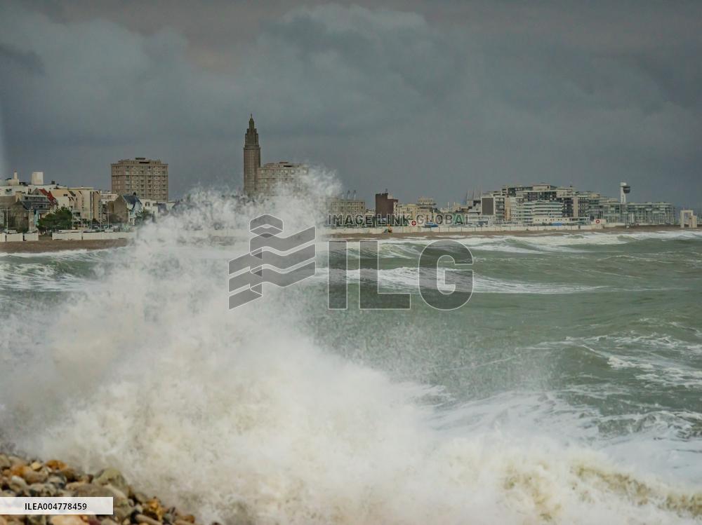 Storm Amy Hits France - Le Havre