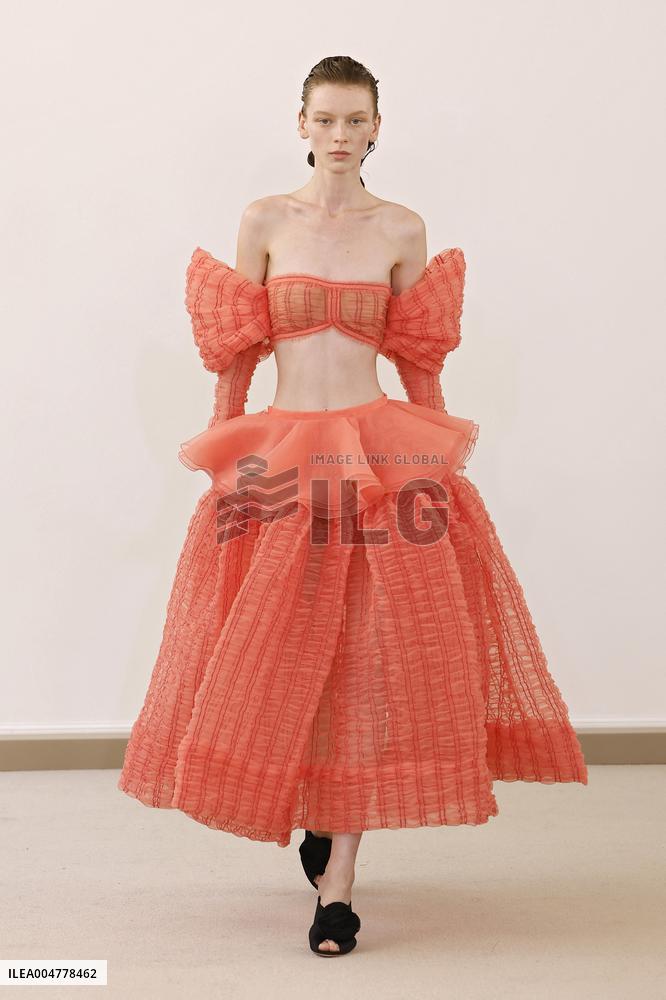 PFW - Giambattista Valli Runway