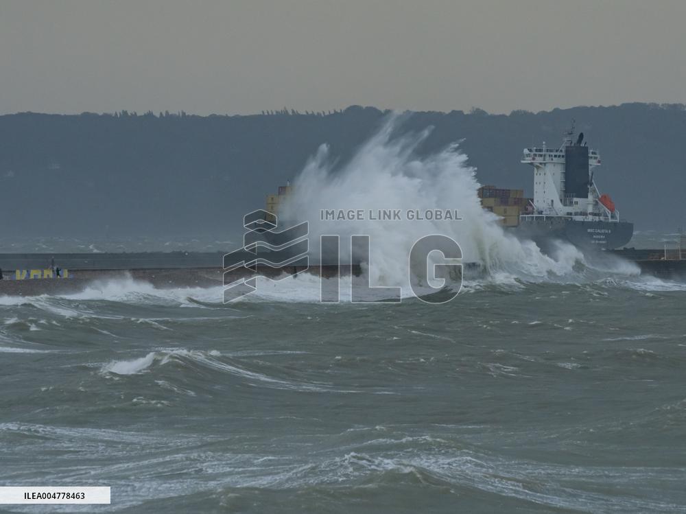 Storm Amy Hits France - Le Havre