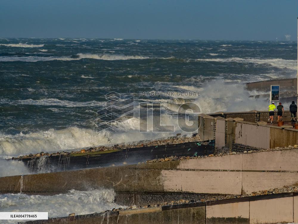 Storm Amy Hits France - Le Havre