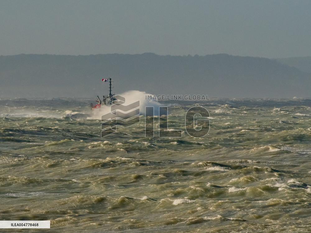 Storm Amy Hits France - Le Havre