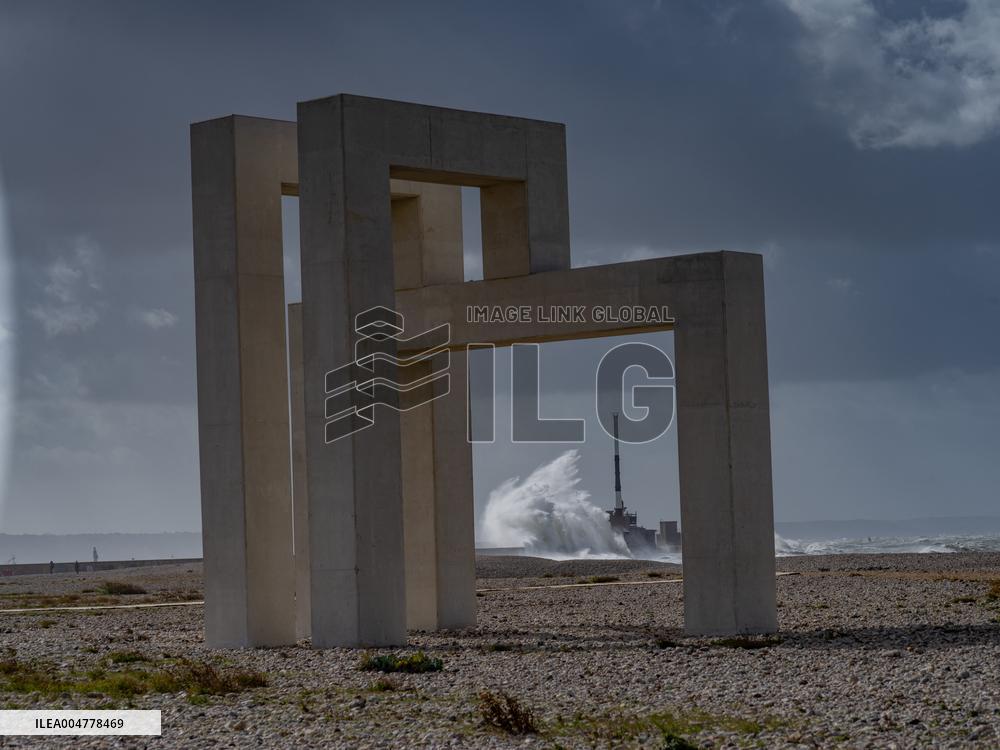 Storm Amy Hits France - Le Havre