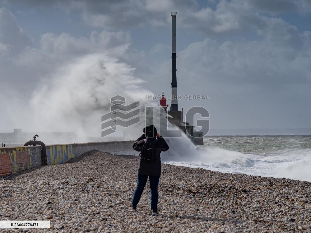 Storm Amy Hits France - Le Havre