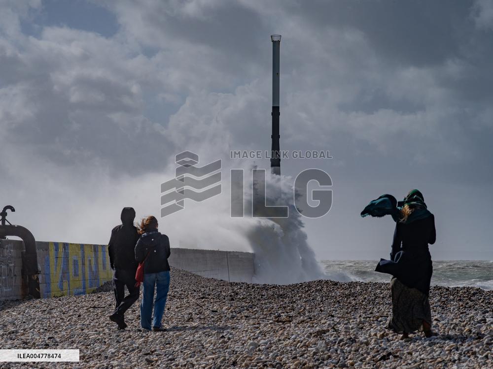Storm Amy Hits France - Le Havre
