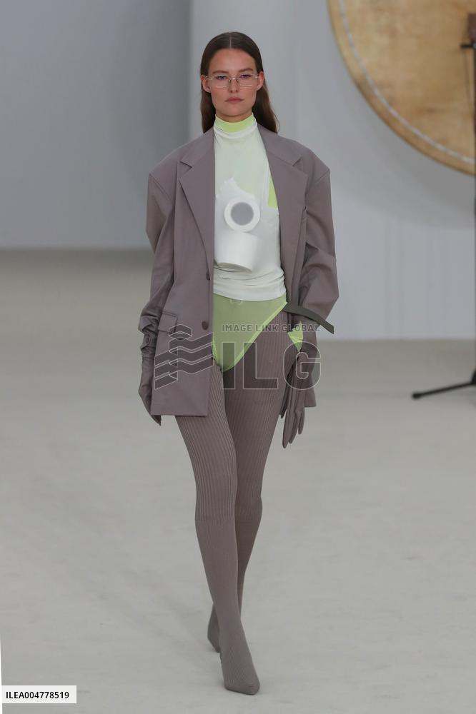PFW - Issey Miyake Runway