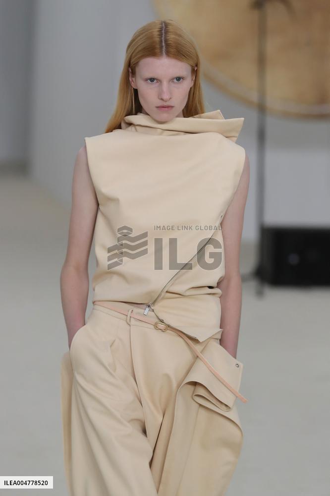 PFW - Issey Miyake Runway