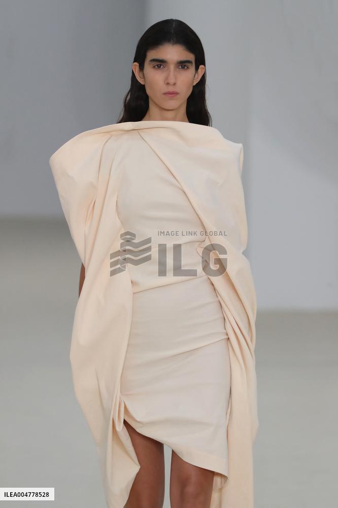 PFW - Issey Miyake Runway
