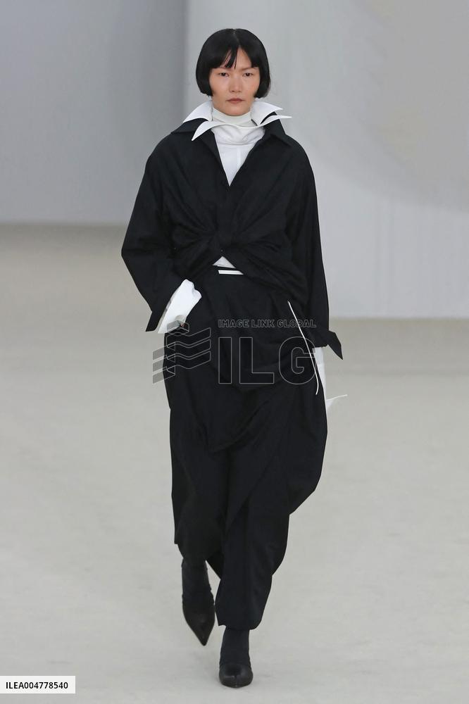 PFW - Issey Miyake Runway
