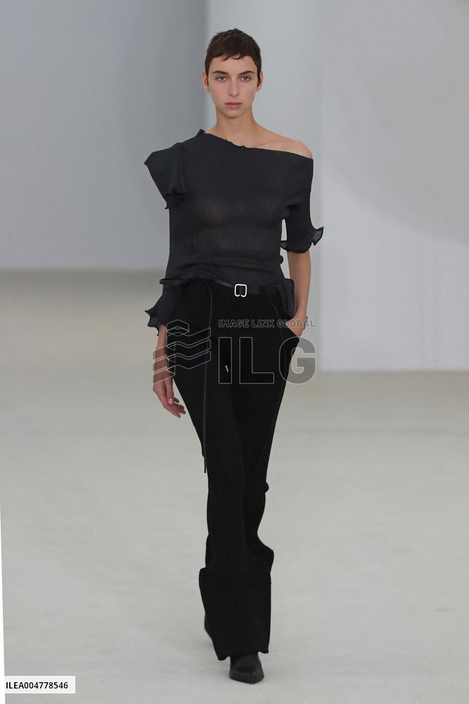 PFW - Issey Miyake Runway