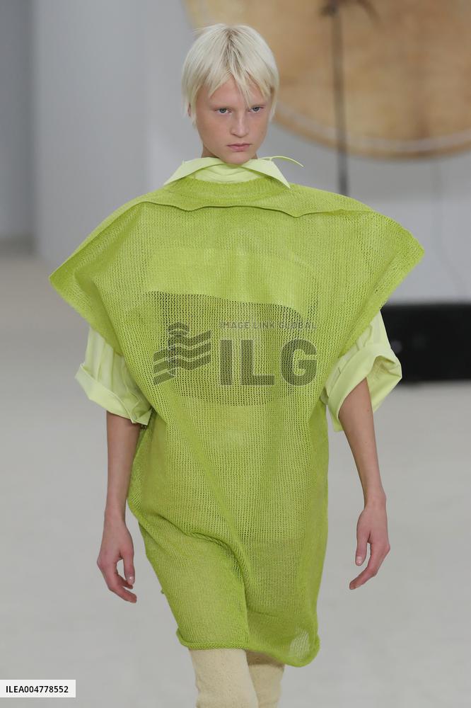 PFW - Issey Miyake Runway