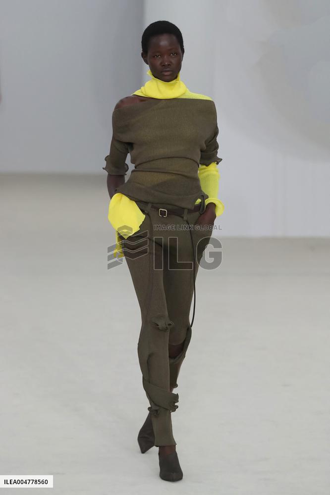 PFW - Issey Miyake Runway