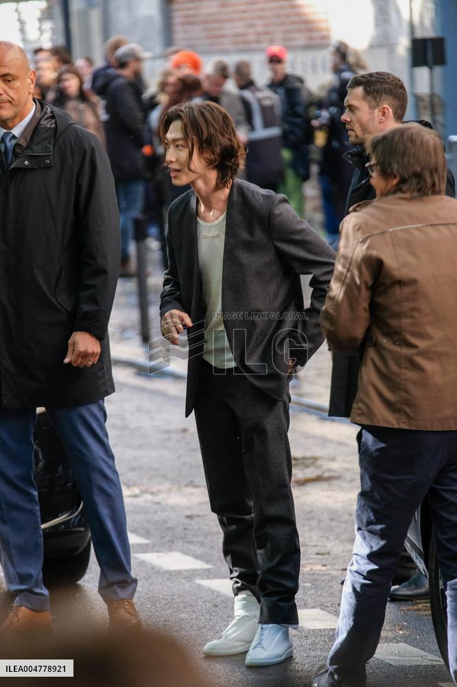 PFW - Sangwon Arrives At Maison Margiela Show
