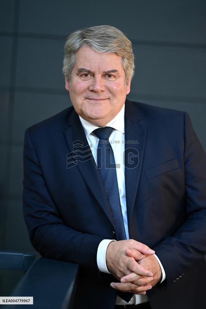 La Baule fiction politique Film Festival. FC