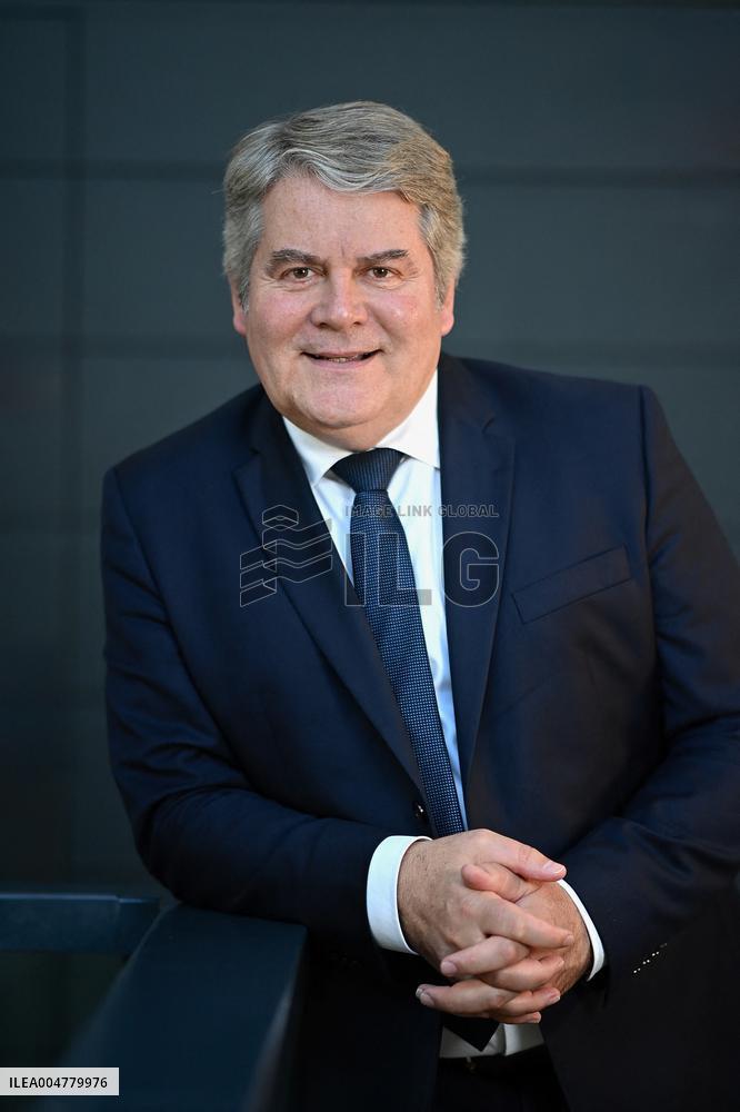 La Baule fiction politique Film Festival. FC