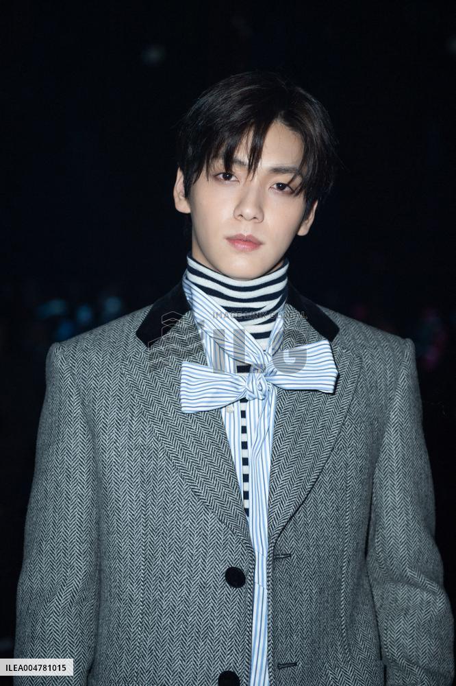 PFW Valentino Front Row