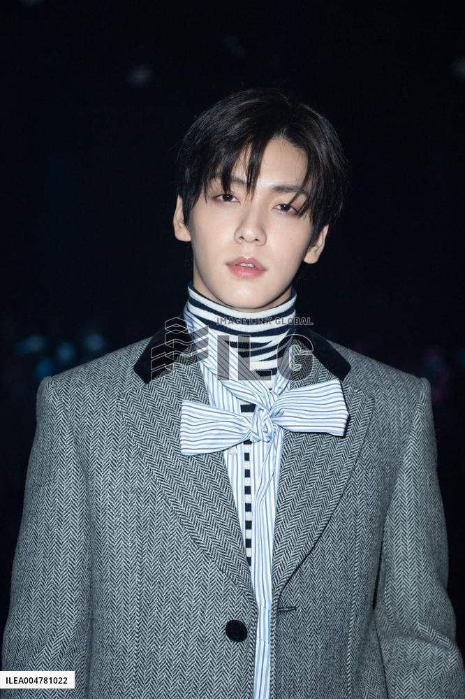 PFW Valentino Front Row