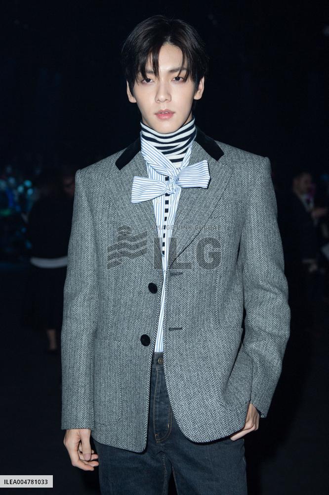 PFW Valentino Front Row