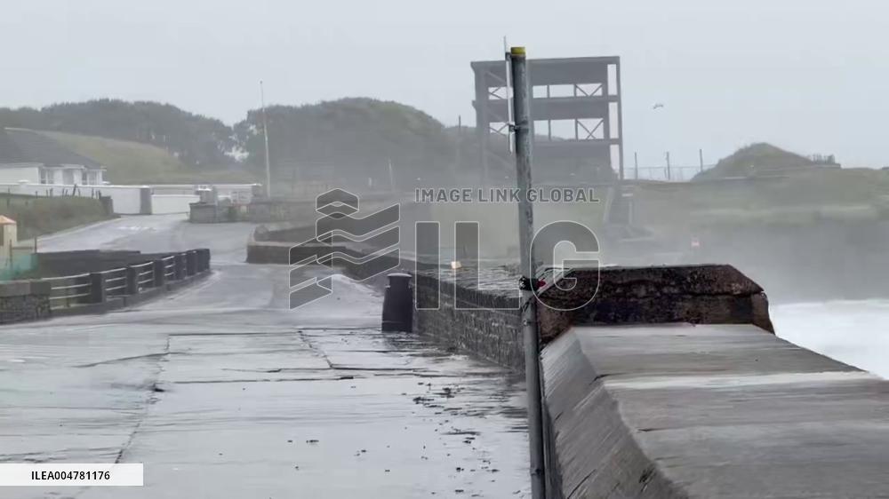 Ireland: Storm Amy Leaves 1 Dead, Tens of Thousands Without Power