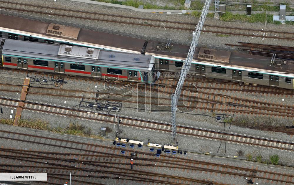Train collides with out-of-service train near Tokyo