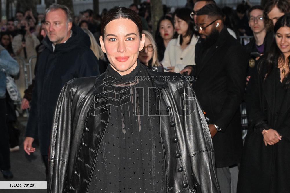 PFW Chloe Outside Arrivals