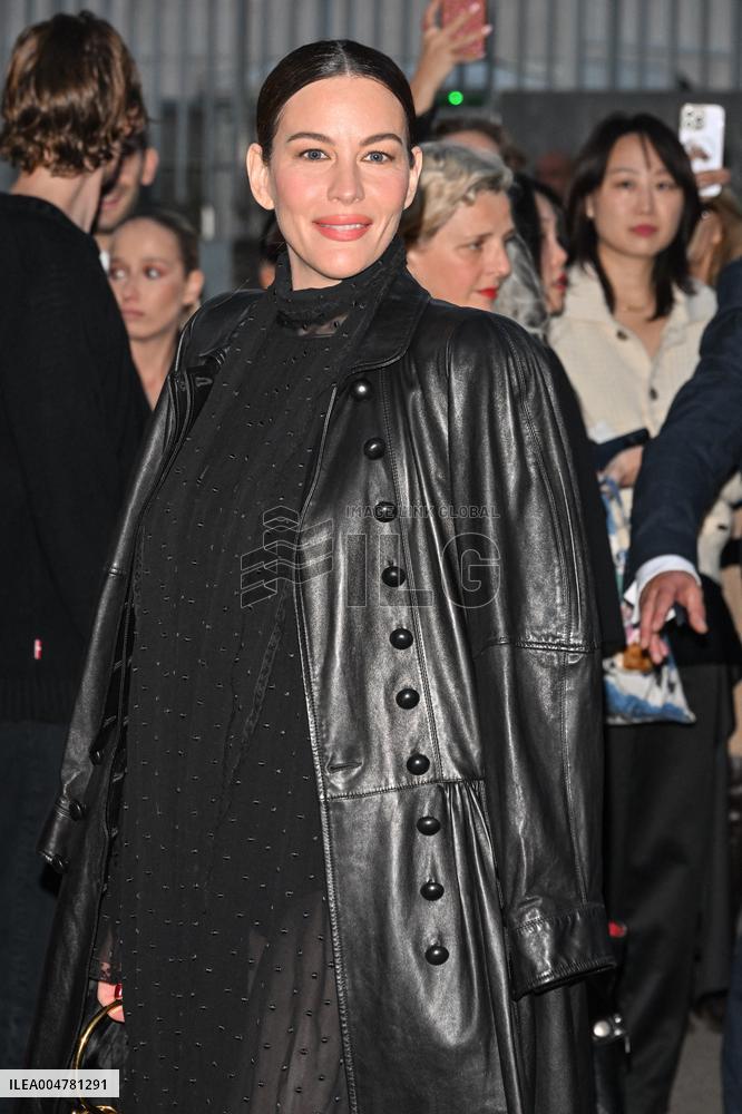 PFW Chloe Outside Arrivals