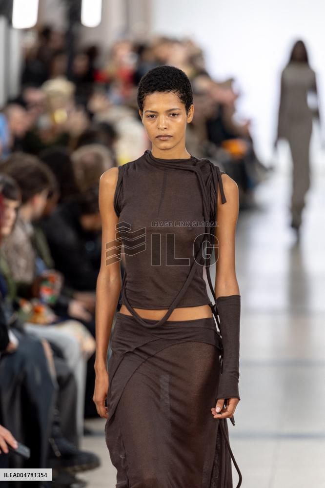 Runway Ottolinger Womenswear - PFW